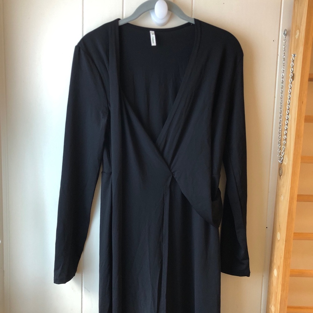 HALARA Black LongSleeves Vneck Wrap Drape Women’s Size Medium Maxi Dress